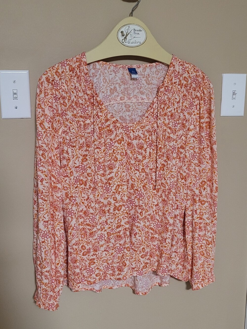 Old Navy Peach and Coral Floral Scoop-Neck Blouse